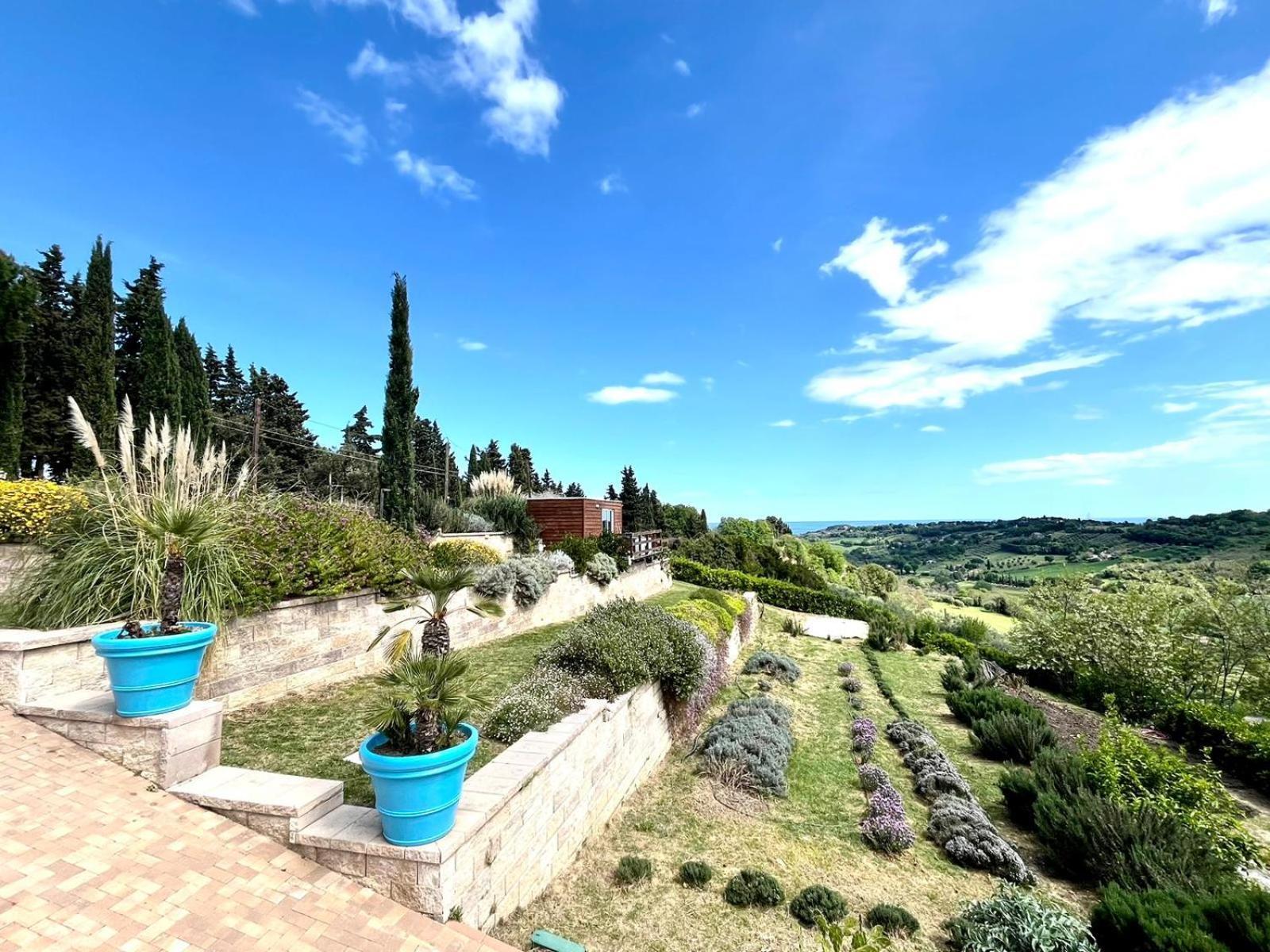 Villa Silvio Civitanova Alta Exterior photo
