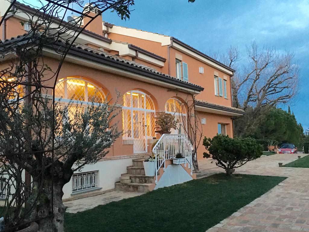 Villa Silvio Civitanova Alta Exterior photo